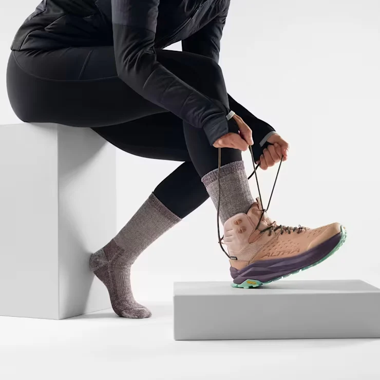 Women's Hike Classic Edition Full Cushion Crew Socks - Image 4